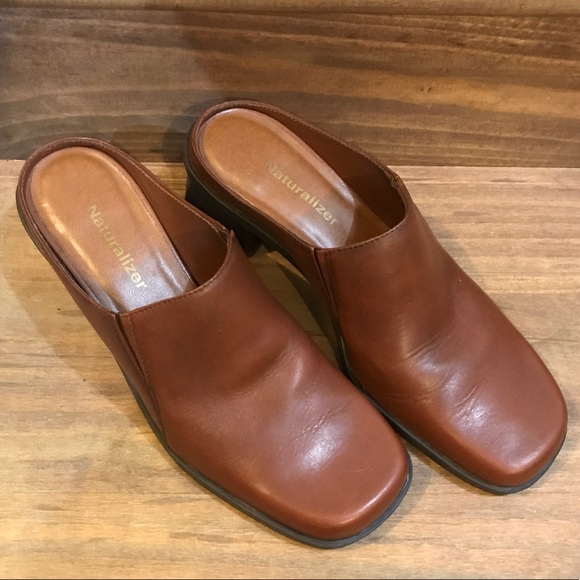 naturalizer daria block heel mule